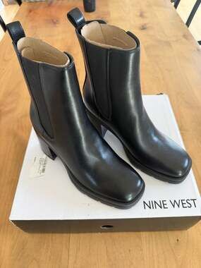 Nine West Women's Conga Black Leather Block Heel Square Toe Chelsea Booties